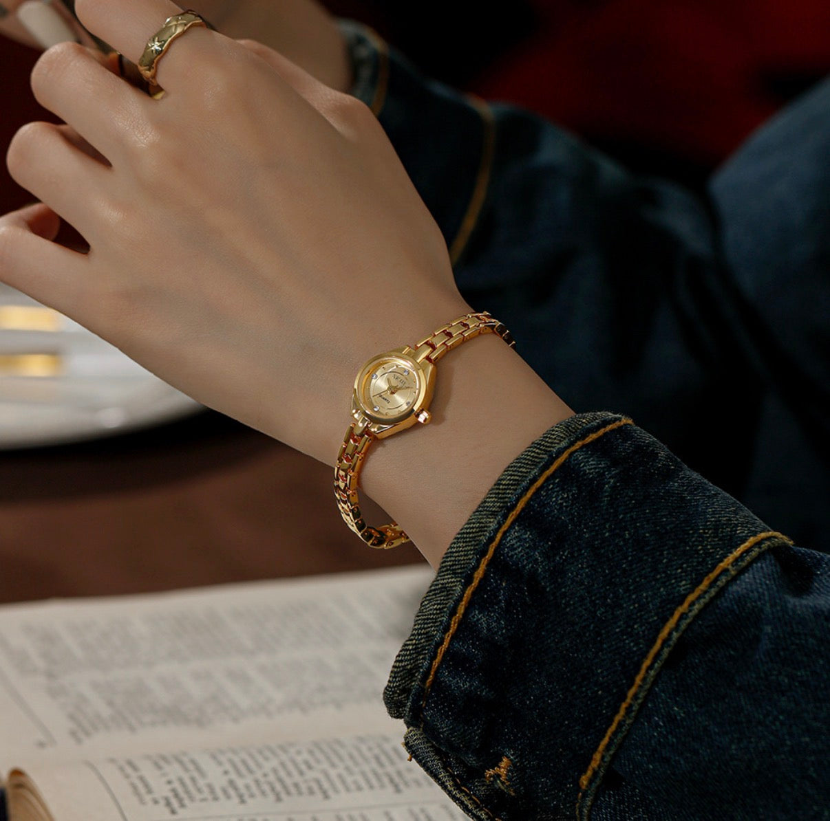 Women Quartz Watch Japanese Movement Mini Round Dial Vintage Elegant Alloy Steel Band Artificial Pearl Bracelet Ladies Wristwatch