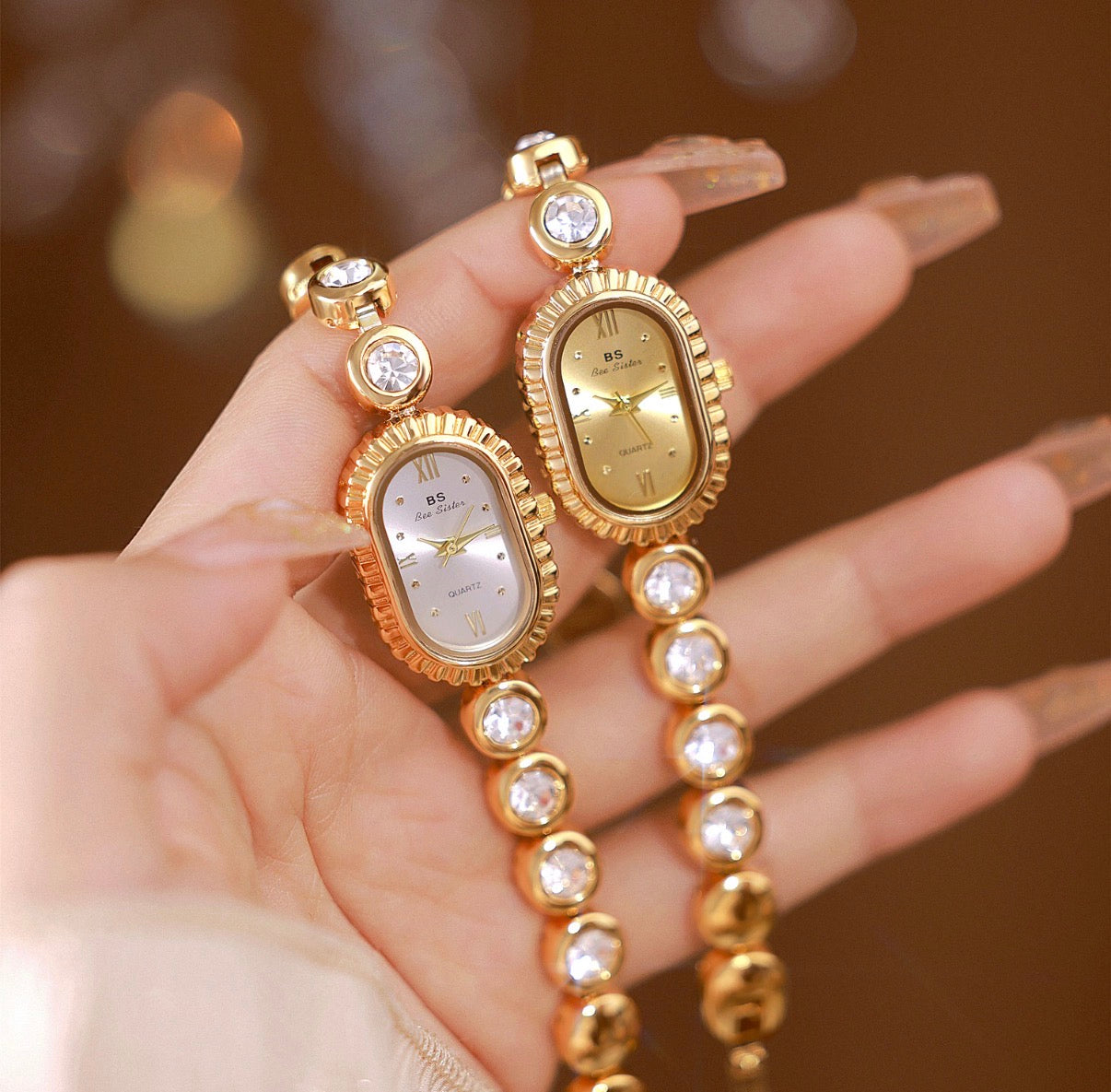 Vintage Women Quartz Watch Alloy Oval Dial Rhinestone Inlaid Wristwatch