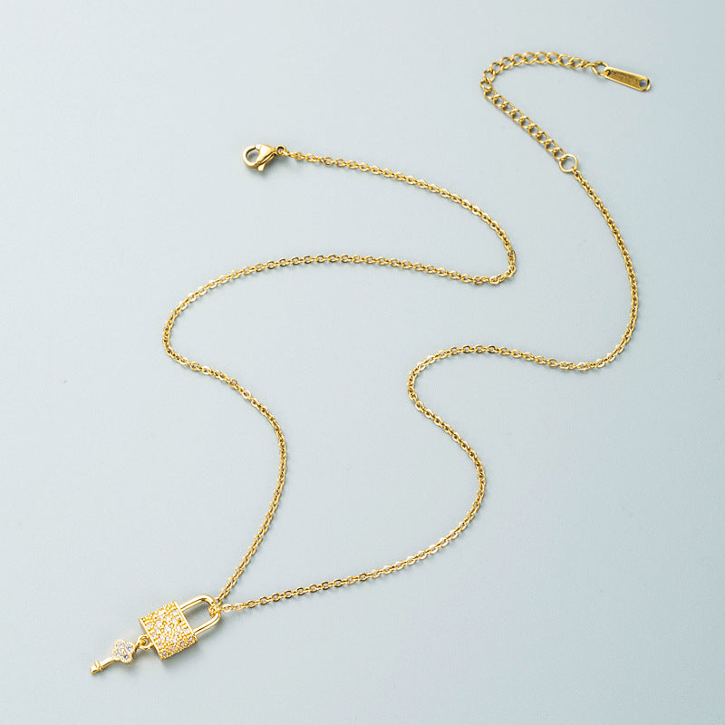 Lock Rhinestones 18K Gold Plated Steel Pendant Necklace