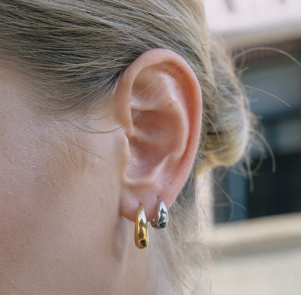 Medium Chunky Hoop Earrings Two-Tone 18K Gold Plated