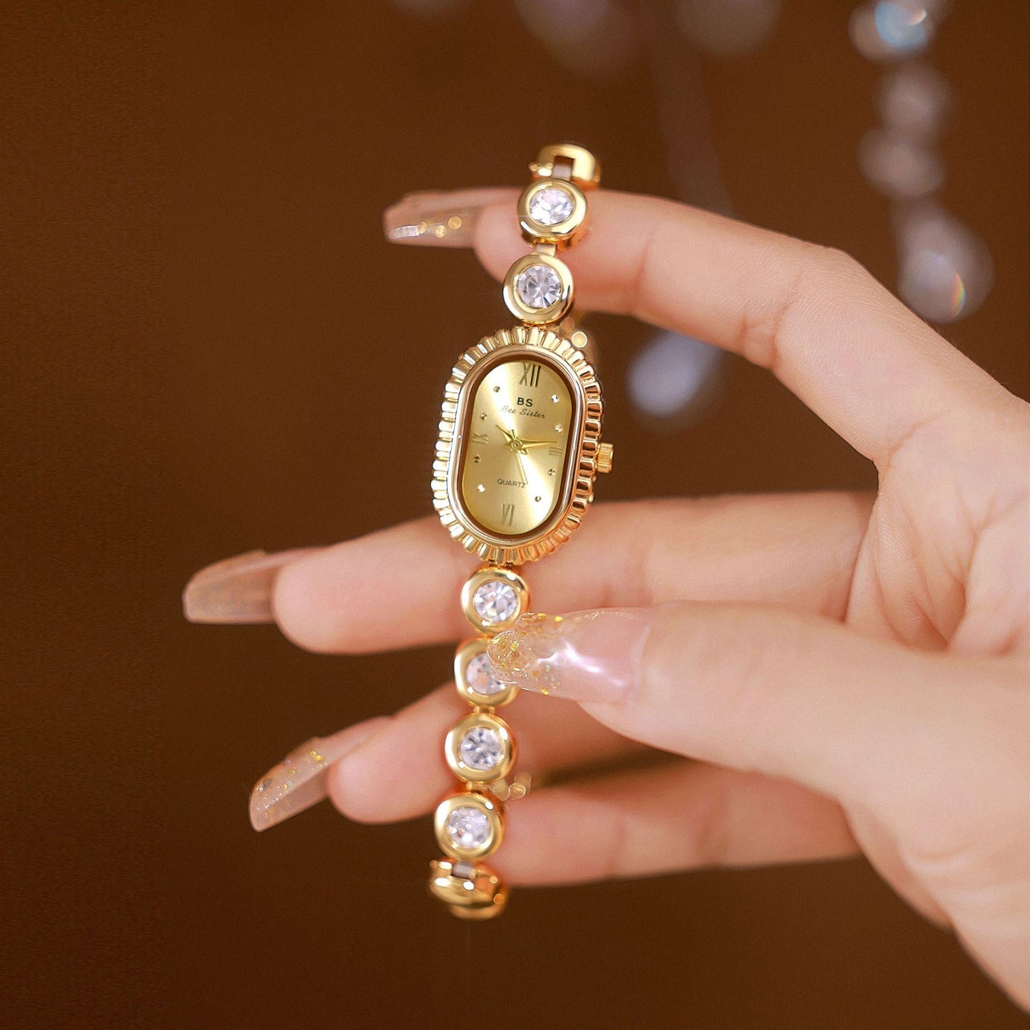Vintage Women Quartz Watch Alloy Oval Dial Rhinestone Inlaid Wristwatch