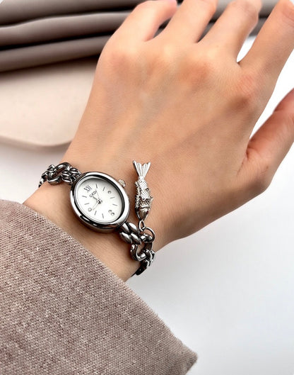 Women Quartz Watch Oval Dial Alloy Chain Bracelet Wristwatch With Fish Charm Elegant Vintage